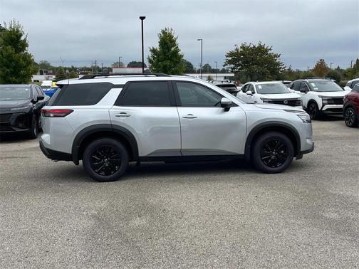 2025 Nissan Pathfinder SV FWD