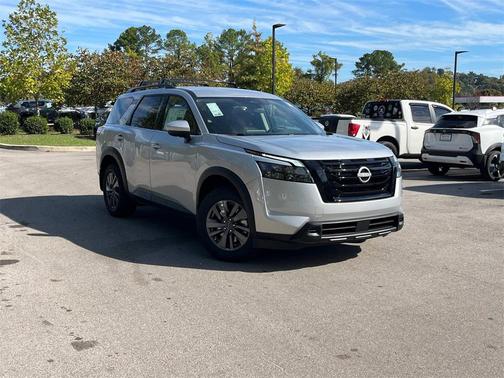 2025 Nissan Pathfinder SV FWD