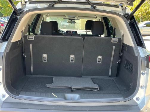 2025 Nissan Pathfinder SV FWD