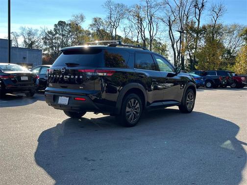 2024 Nissan Pathfinder SV FWD