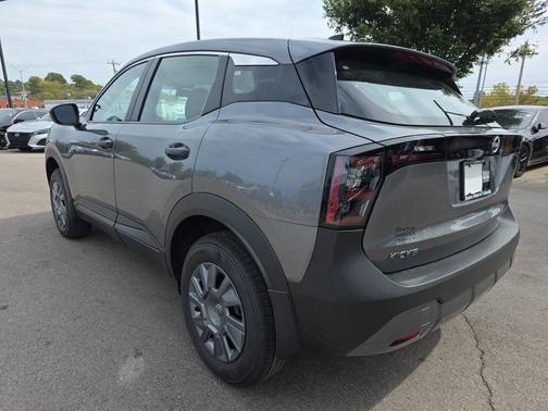 Gun Metallic 2027 Nissan Kicks S