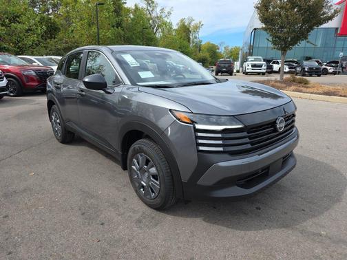 Gun Metallic 2027 Nissan Kicks S