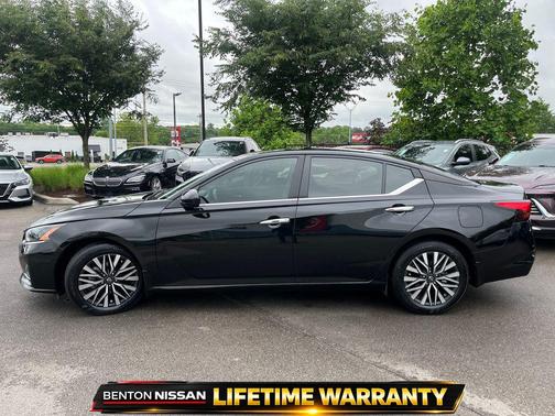 Super Black Clearcoat 2024 Nissan Altima 2.5 SV