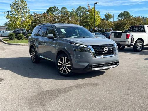 2025 Nissan Pathfinder Platinum 4WD