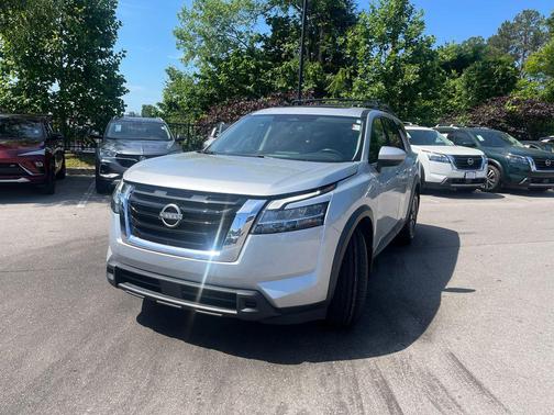 Brilliant Silver Metallic 2022 Nissan Pathfinder SV 2WD