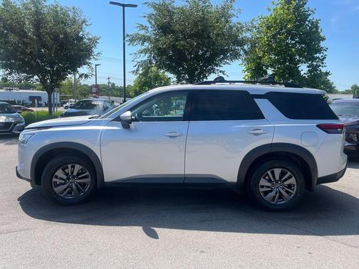 Brilliant Silver Metallic 2022 Nissan Pathfinder SV 2WD
