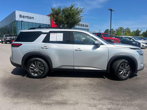Brilliant Silver Metallic 2022 Nissan Pathfinder SV 2WD
