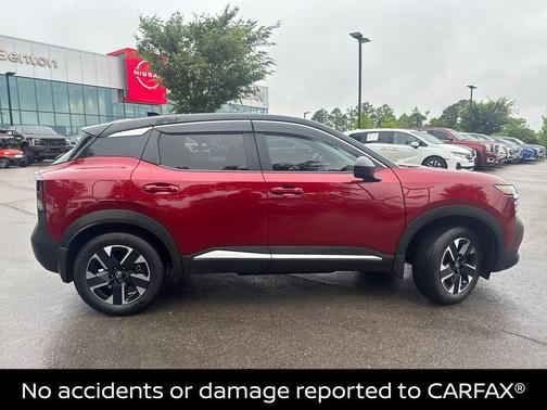 Scarlet Ember Tintcoat/Super Black 2025 Nissan Kicks SV