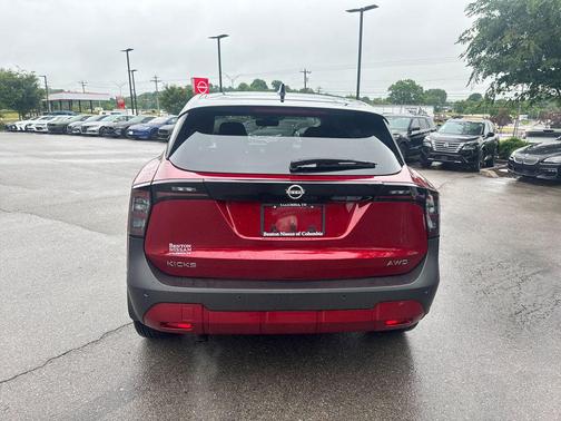 Scarlet Ember Tintcoat/Super Black 2025 Nissan Kicks SV