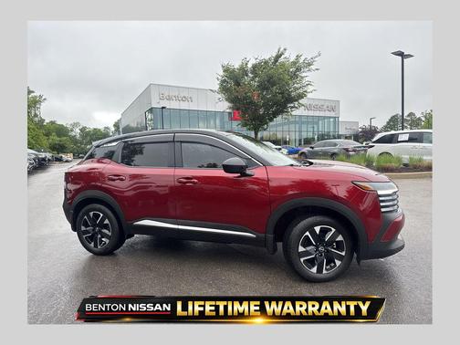 Scarlet Ember Tintcoat/Super Black 2025 Nissan Kicks SV