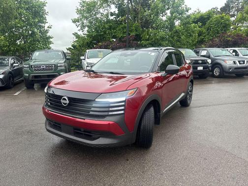 Scarlet Ember Tintcoat/Super Black 2025 Nissan Kicks SV