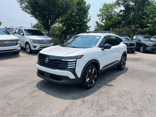 Aspen White Tricoat 2026 Nissan Kicks SR