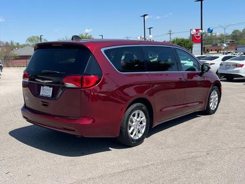 2023 Chrysler Voyager LX