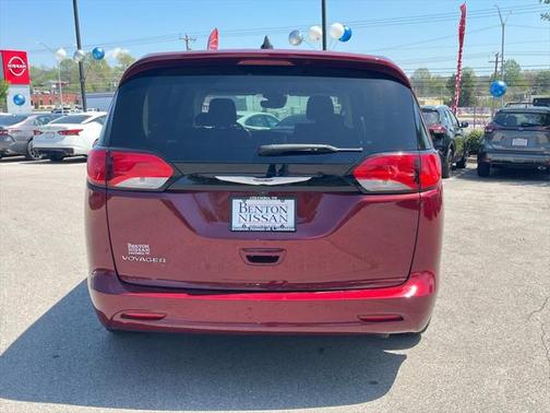2023 Chrysler Voyager LX
