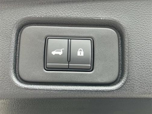 2025 Nissan Pathfinder SL FWD