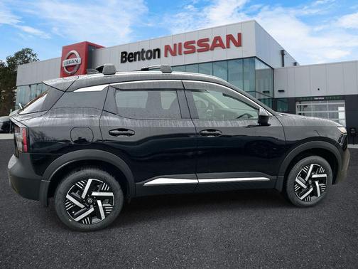 Super Black 2026 Nissan Kicks SV