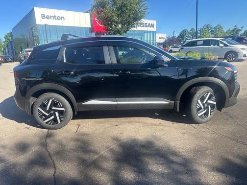 Super Black 2026 Nissan Kicks SV