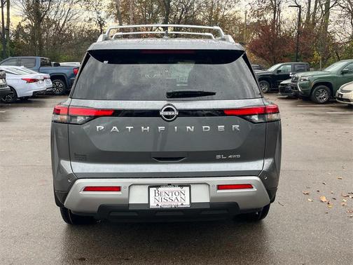 2025 Nissan Pathfinder SL 4WD
