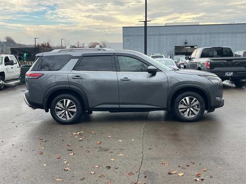 2025 Nissan Pathfinder SL 4WD