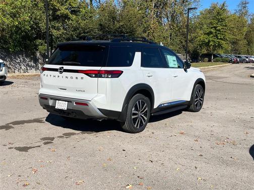 2025 Nissan Pathfinder Platinum FWD