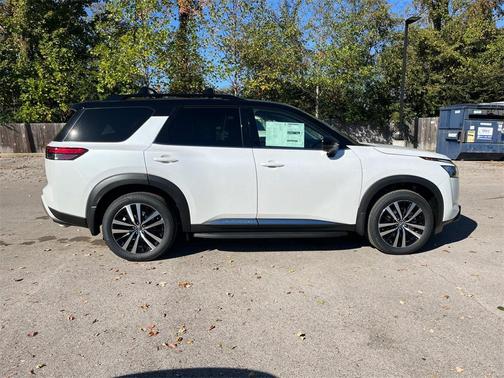 2025 Nissan Pathfinder Platinum FWD