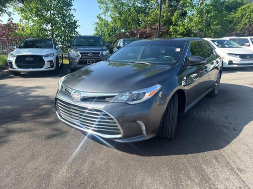 Magnetic Gray Metallic 2017 Toyota Avalon XLE Premium
