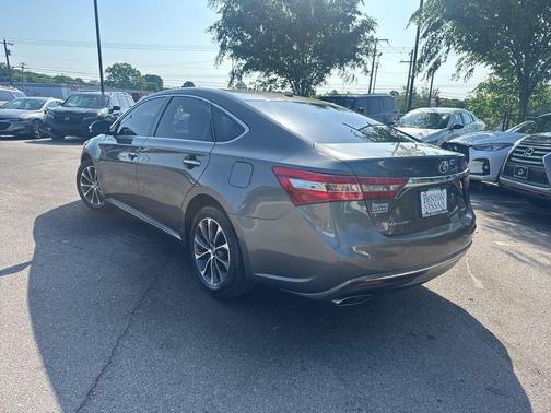 Magnetic Gray Metallic 2017 Toyota Avalon XLE Premium