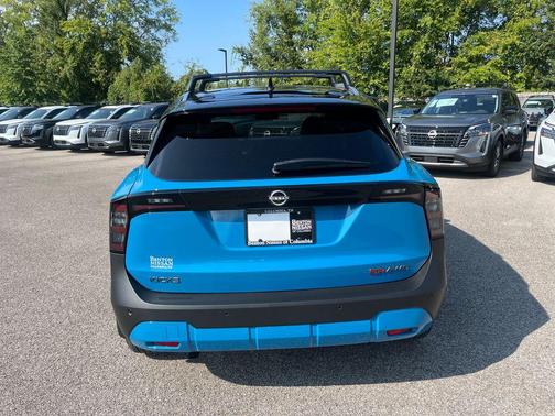Arctic Ice Blue/Black 2026 Nissan Kicks SR