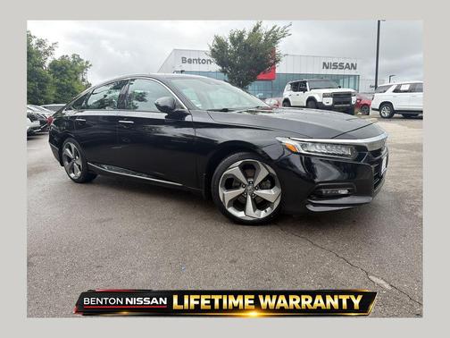 Platinum White Pearl 2018 Honda Accord Touring