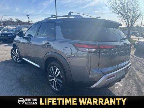 2024 Nissan Pathfinder Platinum 4WD