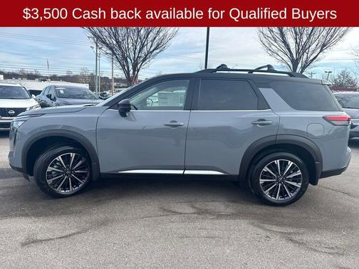 Boulder Gray/Super Black 2026 Nissan Pathfinder Platinum