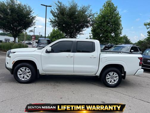 Glacier White 2022 Nissan Frontier SV