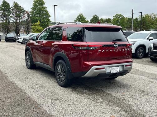 2025 Nissan Pathfinder SL FWD