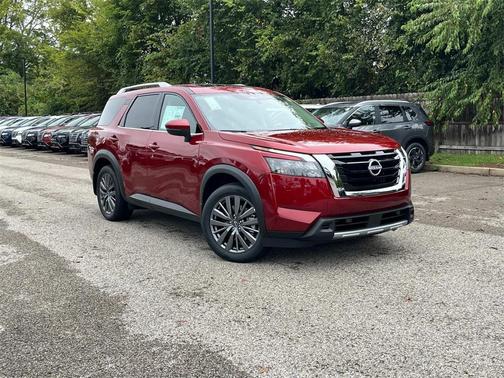 2025 Nissan Pathfinder SL FWD