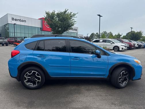Hyper Blue 2016 Subaru Crosstrek 2.0i Limited