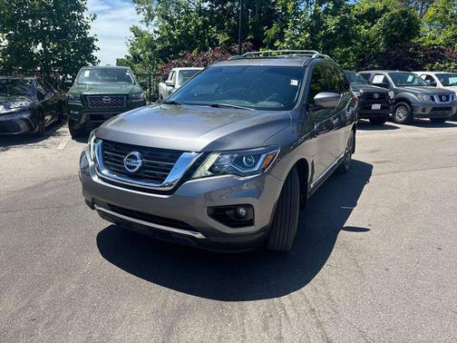 Gun Metallic 2019 Nissan Pathfinder Platinum