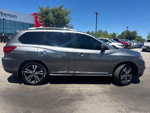 Gun Metallic 2019 Nissan Pathfinder Platinum