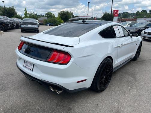 Oxford White 2022 Ford Mustang GT Premium