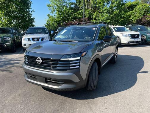 Gun Metallic 2026 Nissan Kicks SV