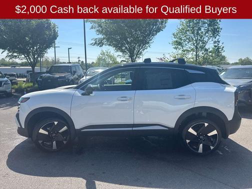 Aspen White/Super Black 2026 Nissan Kicks SR