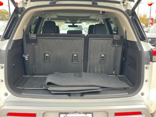 2024 Nissan Pathfinder Platinum FWD