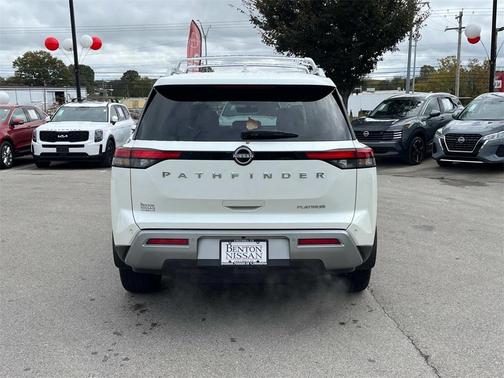 2024 Nissan Pathfinder Platinum FWD