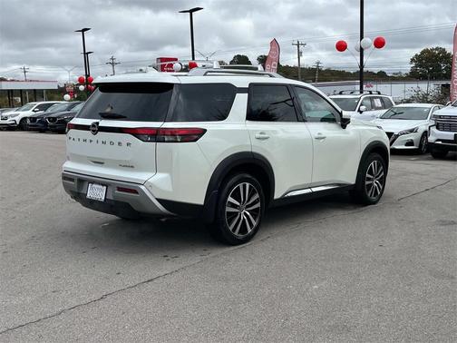 2024 Nissan Pathfinder Platinum FWD