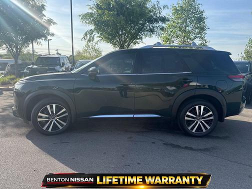 2025 Nissan Pathfinder Platinum FWD
