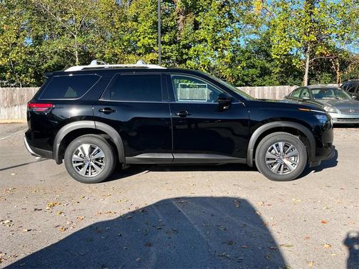 2025 Nissan Pathfinder SL 4WD