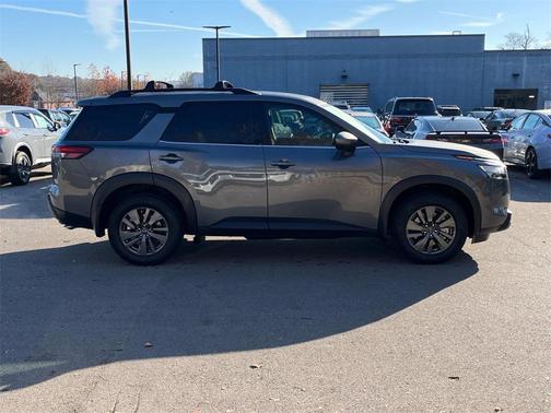 2025 Nissan Pathfinder SV FWD