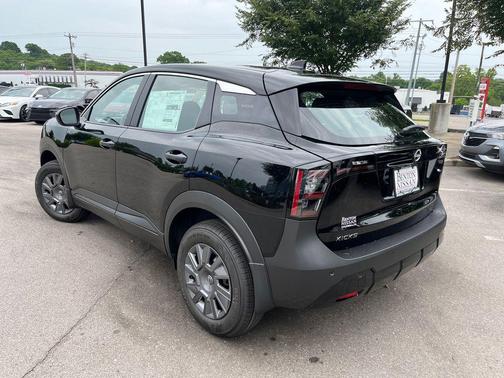 Super Black 2026 Nissan Kicks S