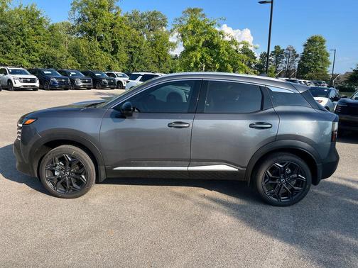Gun Metallic 2027 Nissan Kicks SR