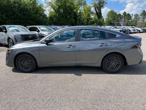 Gun Metallic 2027 Nissan Sentra SV