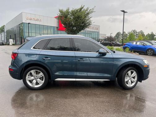 Blue Metallic 2018 Audi Q5 2.0T Tech Premium